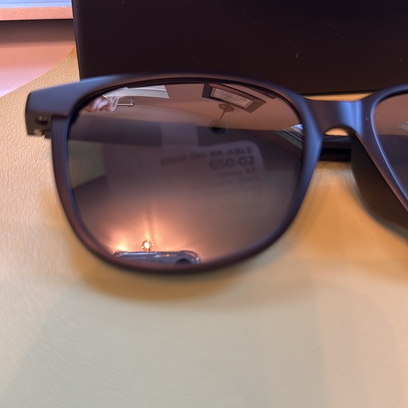 Maui Jim Ilikea 650 02 56 16. Brand New - Picture 4 of 9